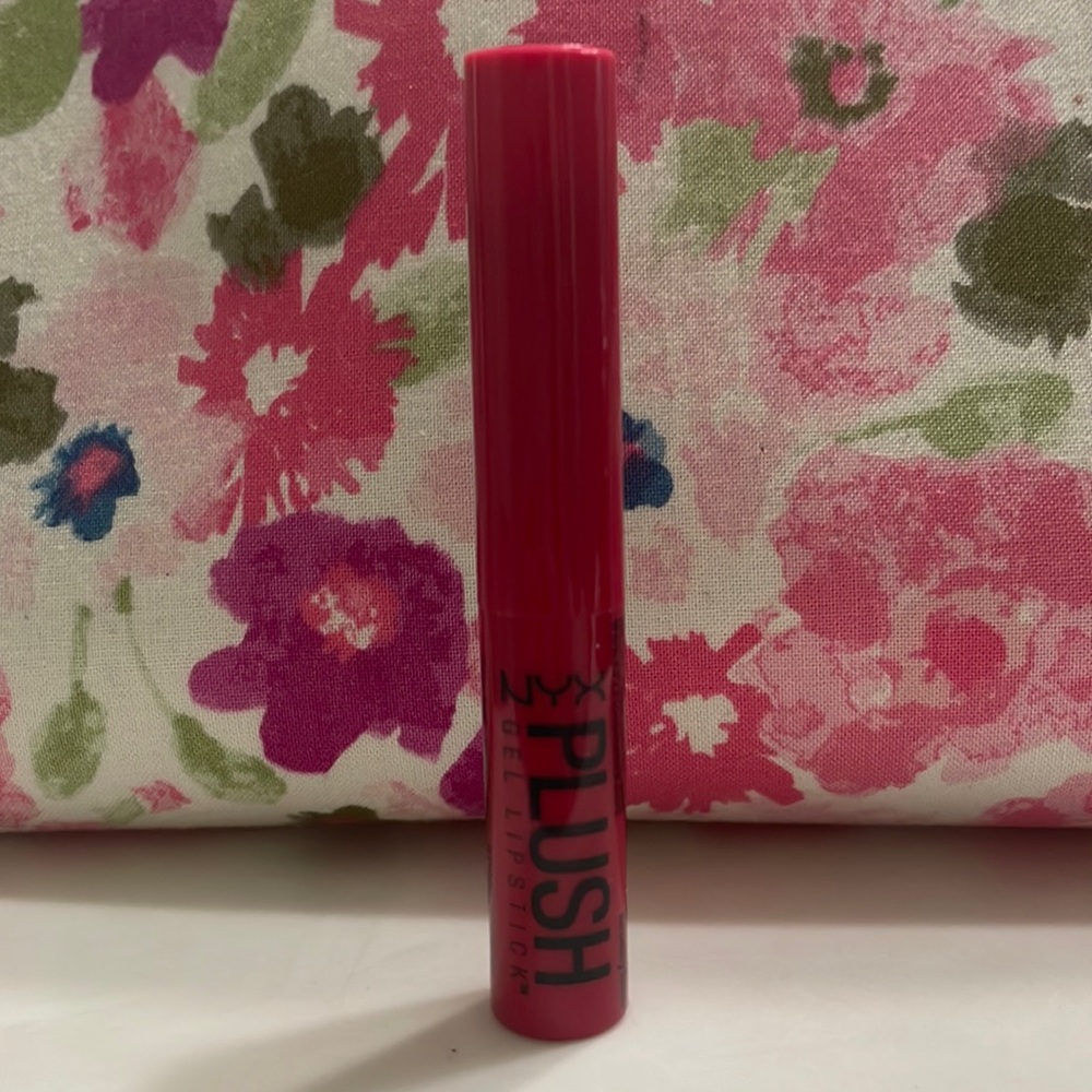 NYX Plush Gel Lipstick in Karma Kiss